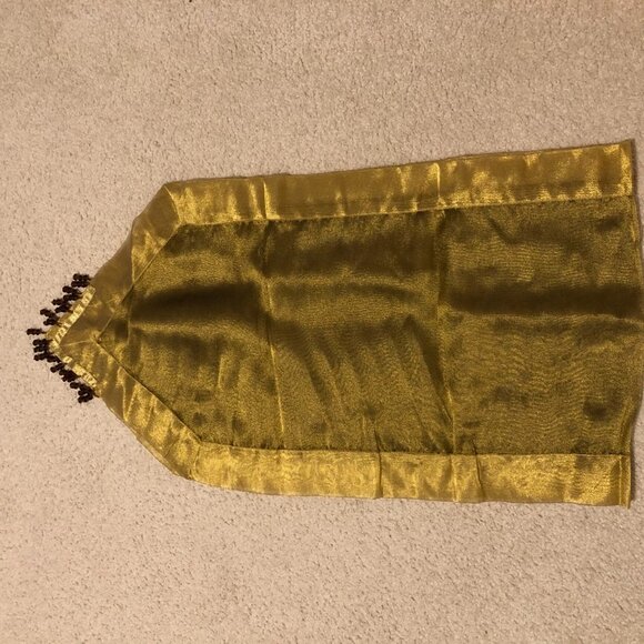 Lame' Metallic Table Runner with Beads Gold OS - Picture 3 of 3